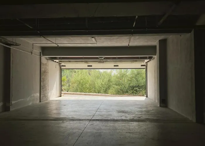 Up In アパート *